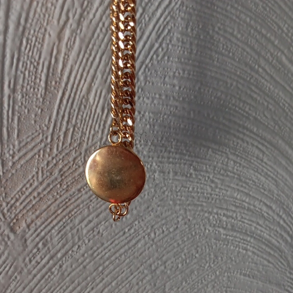 CHANEL Gold Logo Chain Necklace - Picture 4 of 5